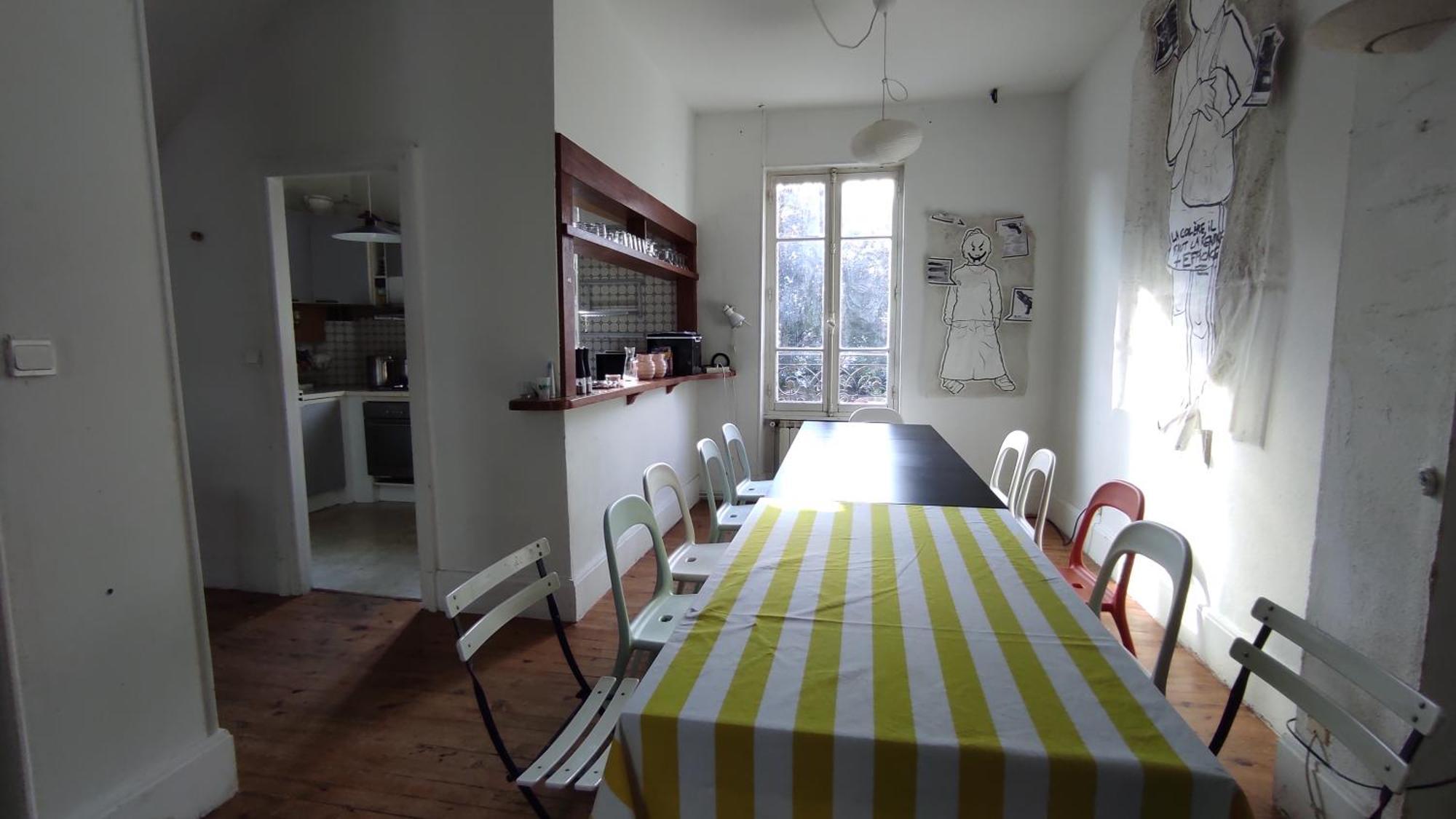 Grande Maison Ancienne Simple Et Spacieuse. 维琪 外观 照片